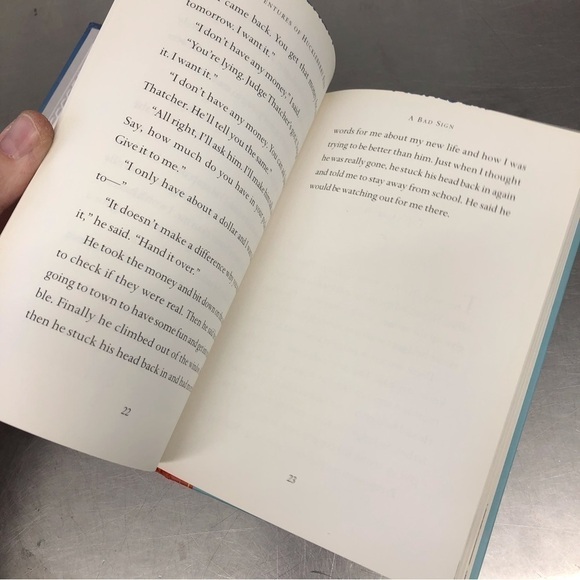 Classic Starts: The Adventures of Huckleberry Finn, Hardback book. - Picture 4 of 6